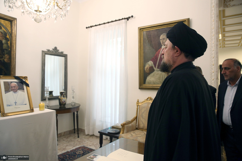 حضور سید حسن خمینی در سفارت واتیکان