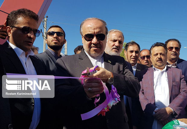 وزیر ورزش و جوانان ورزشگاه ۲ هزار نفری نیکشهر را افتتاح کرد