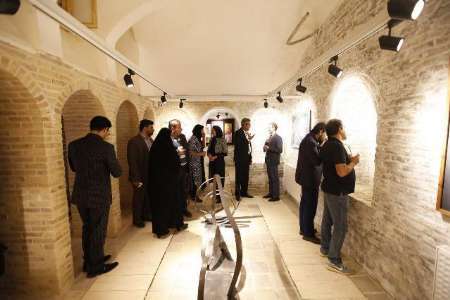 گشایش کافه کتاب و نمایشگاه هنرهای تجسمی در یزد