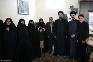 حضور آیت الله سید حسن خمینی در منزل شهید سرلشگر سید عبدالرحیم موسوی