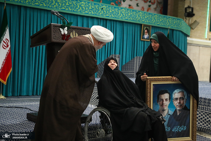 دیدار هزاران نفر از زنان و دختران با رهبر معظم انقلاب