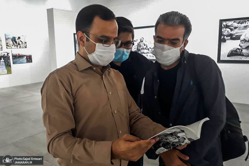 رونمایی از کتاب عکس«فرزندان روح الله» و افتتاح نمایشگاه «فرمانده من»
