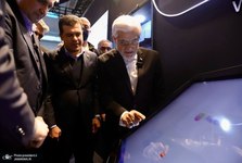 رونمایی معاون اول رییس‌جمهور از دستاوردهای پژوهشگاه علوم و فنون هسته‌ای/عارف: دانشمندان زیادی در تراز دنیا داریم/ دستاوردهای ارزشمندی در انرژی هسته‌ای ‌کسب کرده‌ایم/ تاکنون ۷۰ رادیو دارو در کشور تولید شده است