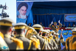 مراسم رژه روز ارتش در جوار حرم مطهر امام خمینی(س)