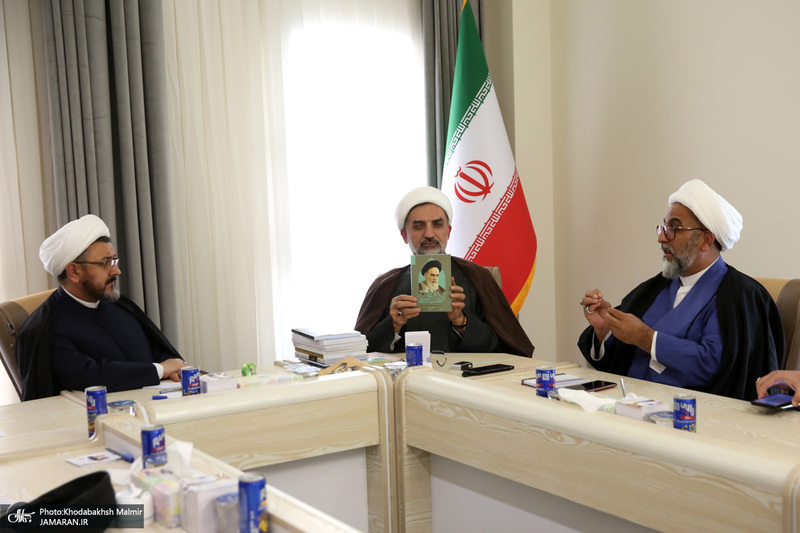 نشست بررسی زمینه‌های حضور فرهنگی و هنری موسسه تنظیم و نشر آثار امام خمینی (س) در عراق