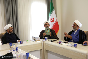 نشست بررسی زمینه‌های حضور فرهنگی و هنری موسسه تنظیم و نشر آثار امام خمینی (س) در عراق