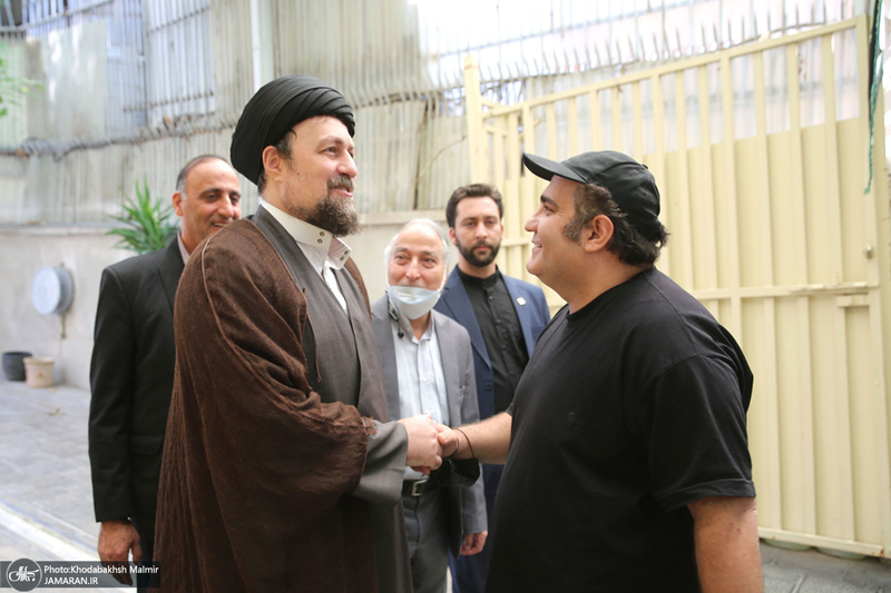 نشست صمیمانه دست اندر کاران و عوامل فیلم مستند «احمد» با سید حسن خمینی