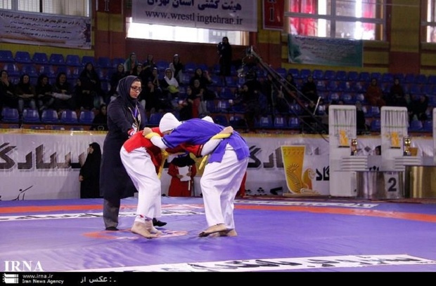 تیم کشتی بانوان کرمانشاه به مسابقات قهرمانی کشور اعزام شد