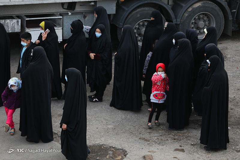 ویزیت رایگان مردم جهت پیشگیری از کرونا در مناطق محروم قم + تصاویر