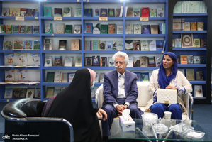 غرفه موسسه تنظیم و نشر آثار امام خمینی (ره) در سی و ششمین نمایشگاه کتاب تهران-6