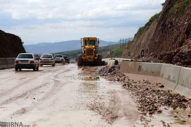عملیات بازسازی جاده سیل زده خرم آباد - پلدختر آغاز شد