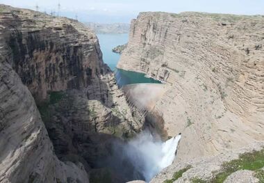 افزایش خروجی سد دز ادامه می‌یابد