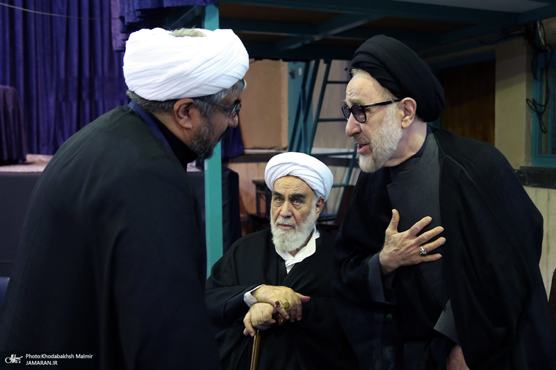 مراسم تشییع آیت الله حسن صانعی (ره) از حسینیه جماران - 2