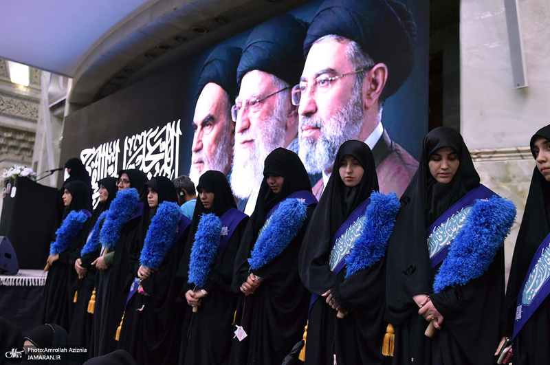 همایش بانوان عاشورایی در حرم مطهر امام خمینی (س)