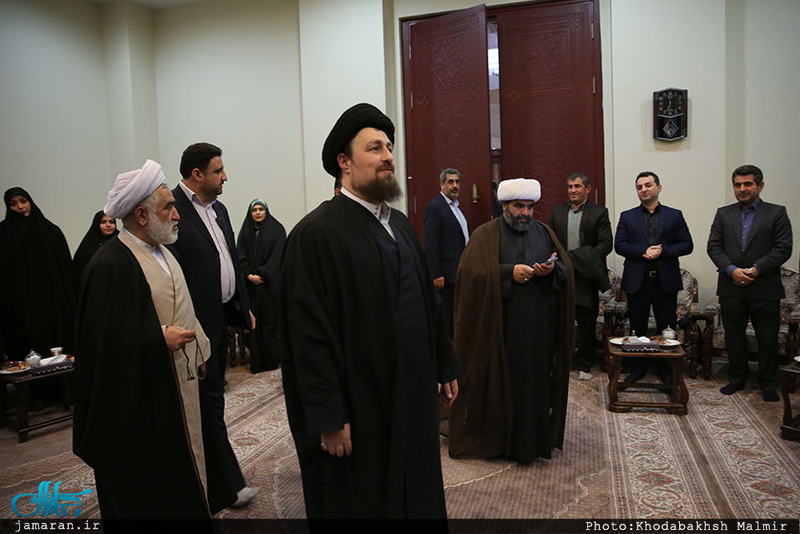 دیدار جمعی از مدیران آموزش و پرورش قائم شهر با سید حسن خمینی 