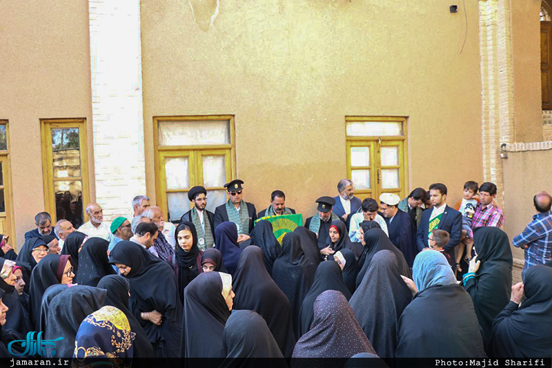 حضور کاروان زیر سایه خورشید در بیت تاریخی امام(س) در خمین