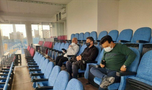 حضور قلعه‌نویی برای تماشای دیدار تیم دسته یکی +عکس
