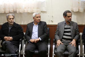 دیدارمدیران و جمعی از اعضای تحریه موسسه مطبوعاتی ایران و خبرگزاری ایرنا با سید حسن خمینی