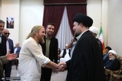 حاشیه‌های ادای احترام مهمانان خارجی چهلمین کنفرانس وحدت اسلامی به مقام شامخ حضرت امام خمینی (س)