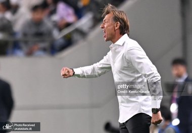 ویدیو| سکوت مربی فرانسوی به احترام اذان