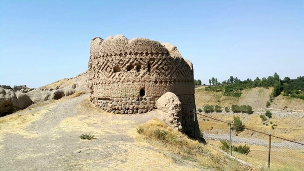 حفاظت اضطراری «کهنه قلعه» مشگین شهر در دستور کار قرار گرفت