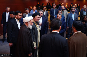 تجدید میثاق جمعی از مدیران و کارکنان بنیاد مسکن انقلاب اسلامی با آرمان های امام خمینی (س)