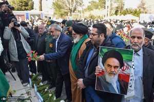 گلباران محل جلوس امام خمینی (س) در بهشت زهرا (س)