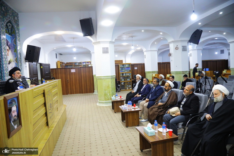 سلسله نشست های تبیین مکتب امام خمینی (س) با سخنرانی سید فرید موالی‌زاده  / موالی زاده