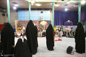 بازدید جمعی از دانش آموزان از بیت امام خمینی (س) در جماران