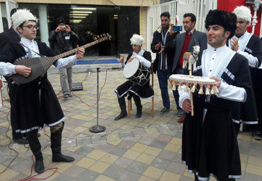 صدای پای بهار در غیاب تکم چی