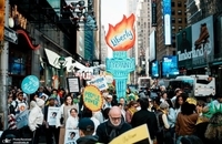 اعتراض به ترامپ نه به پادشاهی (1)