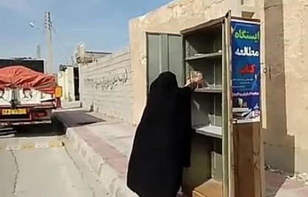 نویسنده بوشهری 300 جلد کتاب به روستای درازی اهدا کرد