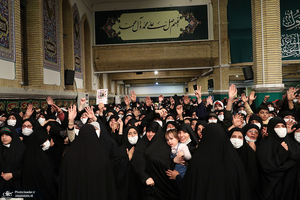پنجمین شب مراسم عزاداری حضرت فاطمه‌ زهرا (س) در حسینیه امام خمینی