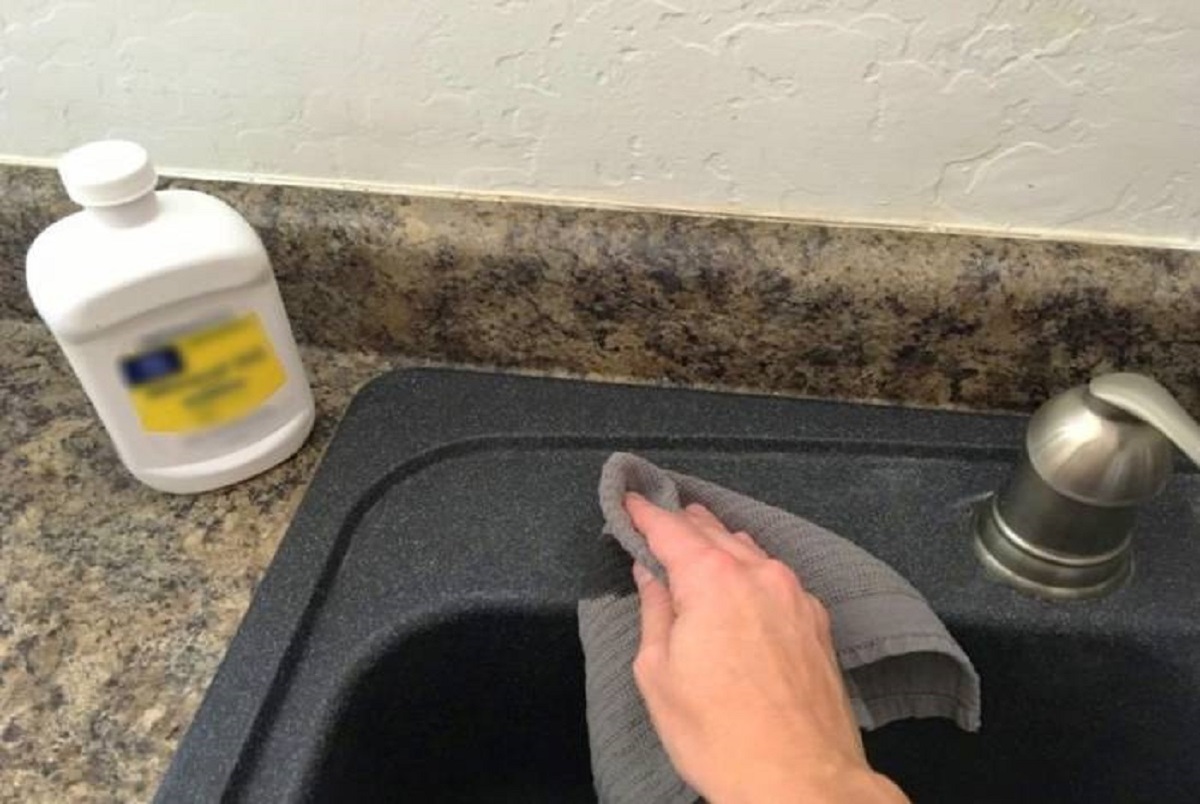 بهترین روش تمیز کردن 10 نوع سینک ظرفشویی و روشویی + عکس