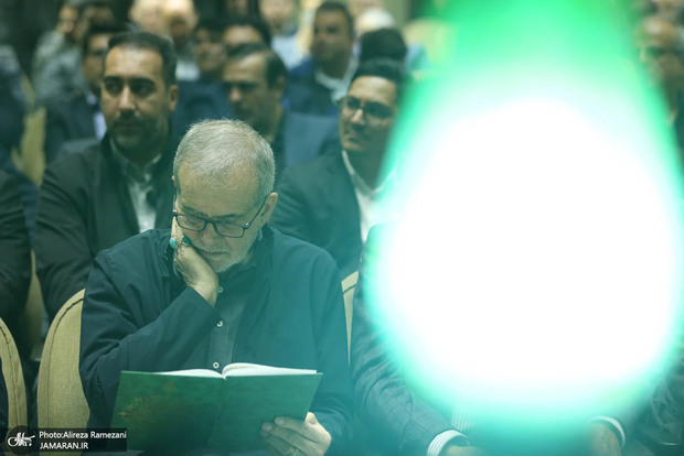 معاون دفتر رئیس جمهور: پزشکیان در سلامت کامل است + عکس