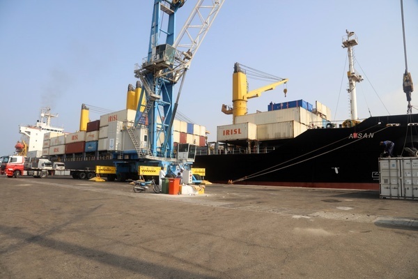 ورود کشتی حامل بخش سوم تجهیزات طرح توسعه بندر شهید بهشتی به بندر چابهار