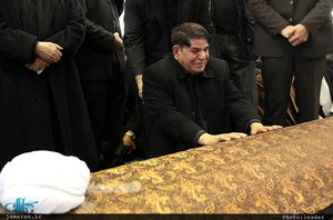 اقامه نماز رهبر معظم انقلاب بر پیکر حجت‌الاسلام والمسلمین هاشمی رفسنجانی