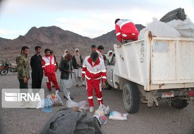 عملیات امدادرسانی در روستاهای بخش بزمان ایرانشهر همچنان ادامه دارد