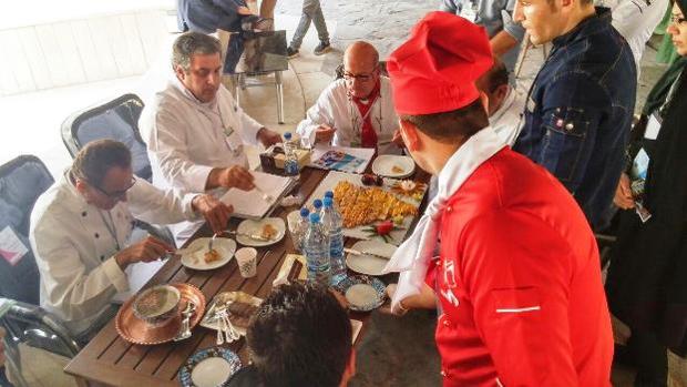 مسابقه آشپزی درجشنواره سفره ایرانی و فرهنگ گردشگری دراراک برگزار شد