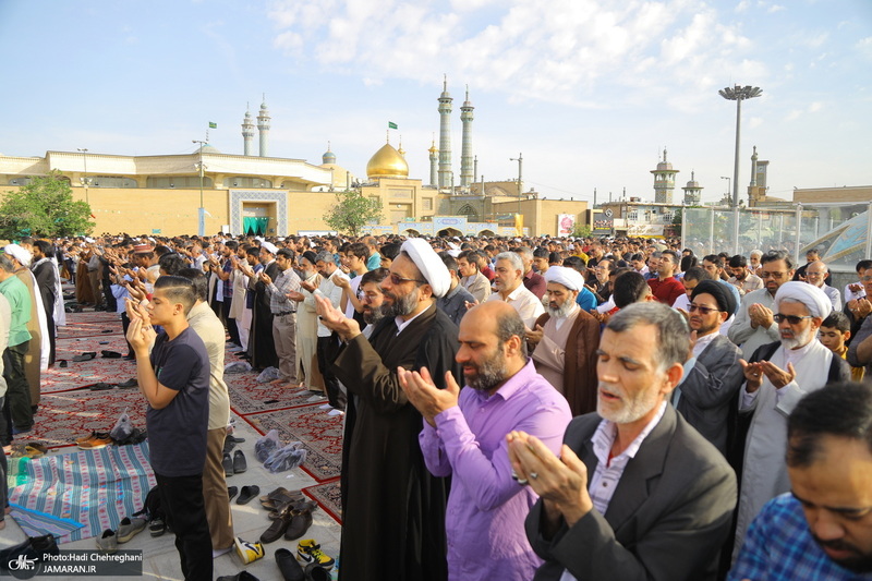 نماز عید سعید فطر در حرم مطهر حضرت معضومه (س)