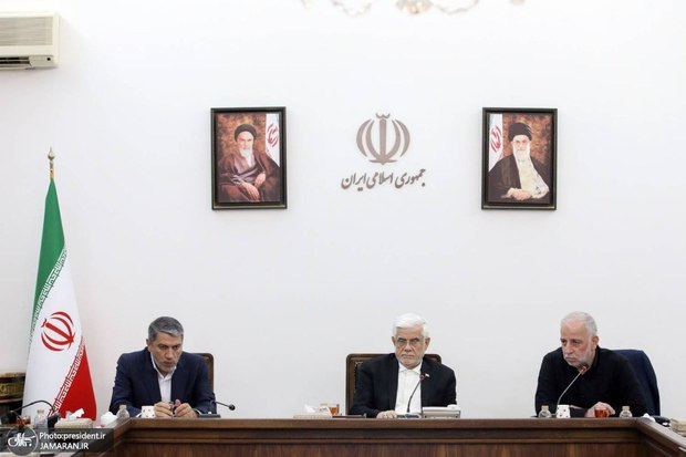 عارف: جنگ ۱۲ روزه نبرد علم با علم بود/ امروز کشور نیاز به تحول و جهشی در تفکر علمی دارد/ باید از علم عذرخواهی کرد چرا که در مقطعی در این حوزه غلط سیاست‌گذاری شد/ مزیت کشور نیروی انسانی و جوانان تحصیل کرده و نه منابع زیرزمینی است