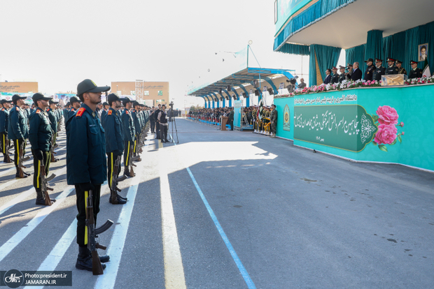 پزشکیان: نیروهای انتظامی دژهای مستحکم جامعه و مایه عزت و امنیت کشورند/ مدیریت امنیت باید با کمترین آسیب و بیشترین اقتدار انجام شود/ امنیت پایدار با هم‌افزایی دولت، نیروهای انتظامی و مردم محقق می‌شود
