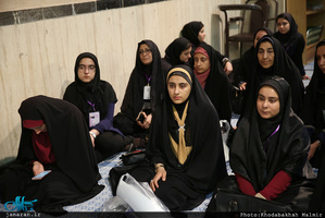 دیدار برگزیدگان هجدهمین کنگره پرسش مهر ریاست جمهوری با یادگار امام