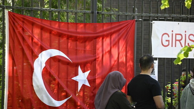 مخالفان ترکیه یک صندلی پارلمان را در پایگاه مهم اردوغان مال خود کردند