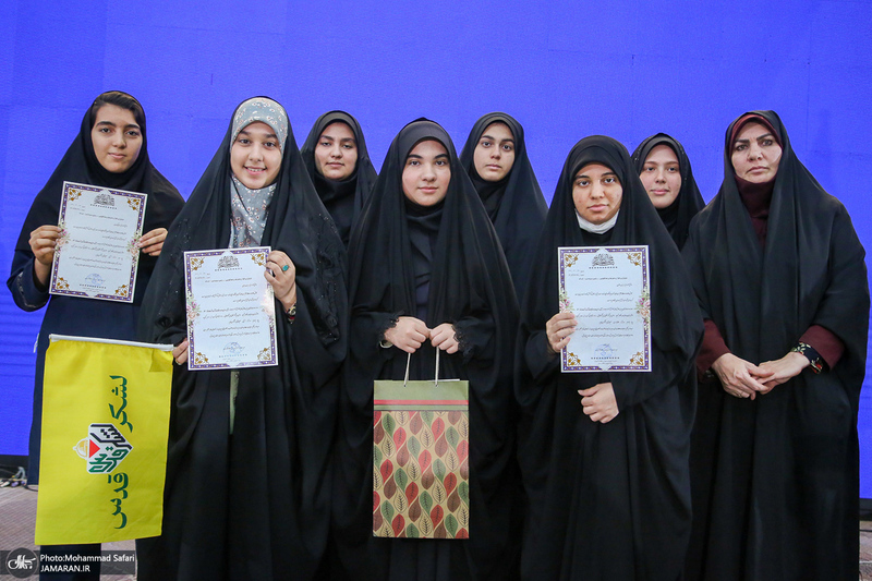 مراسم تجلیل از دانش آموزان برگزیده فرهنگی، هنری و قرآن، عترت و نماز منطقه 19