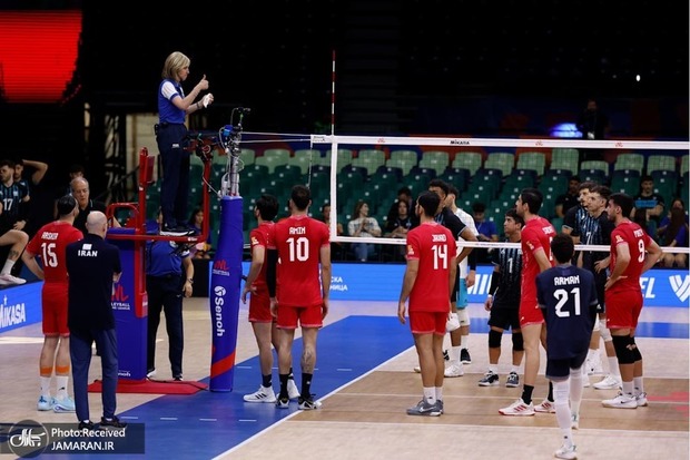 ویدیو| مصدومیت و خونریزی داور دیدار والیبال ایران و آرژانتین 