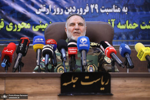 نشست خبری فرمانده نیروی زمینی ارتش