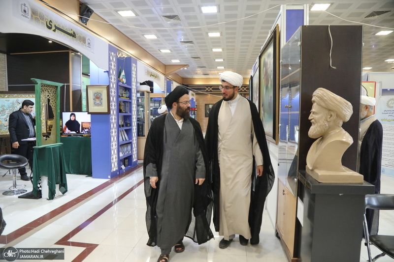 نمایشگاه حضور صد ساله خورشید