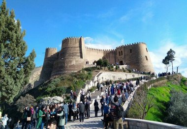 ۱۴۰۰ گردشگر خارجی سال گذشته از اماکن گردشگری لرستان دیدن کردند