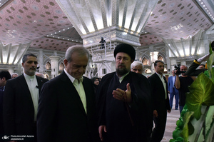 تجدید میثاق رئیس‌جمهور و اعضای دولت با آرمان‌های حضرت امام خمینی - 1